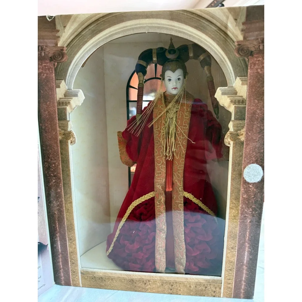 Star Wars Queen Amidala 1999 Portrait Edition Red Senate Gown Doll Episode I New